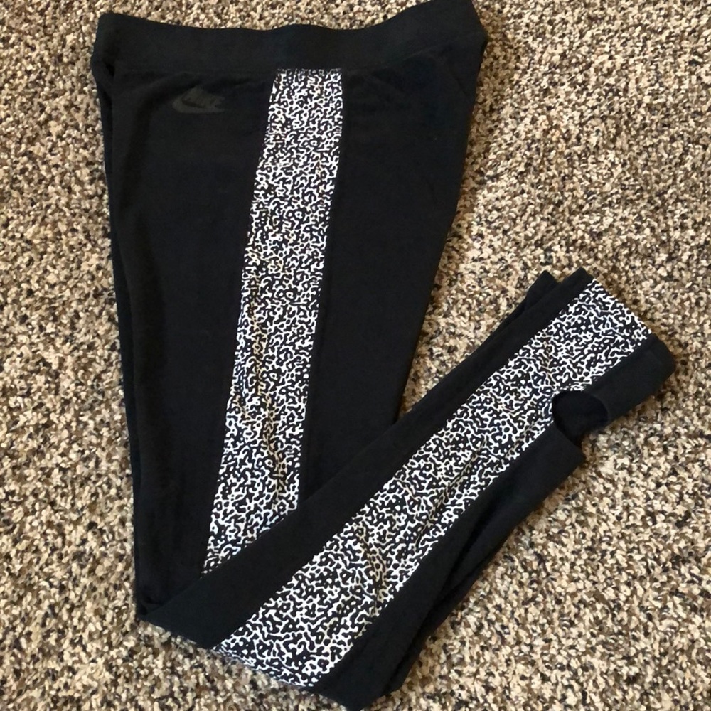 Nike ✔️ LEGGINGS w/ cheetah print ✨ONLY WORN ONCE✨